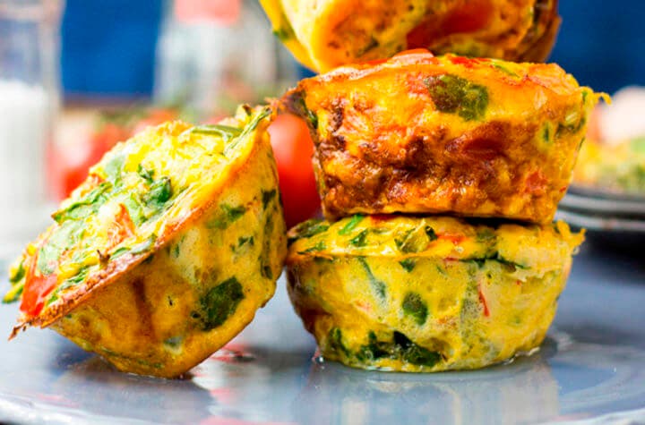 Receta para muffins de huevos y vegetales