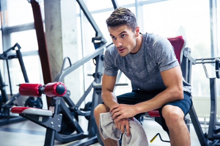 10 normas dentro de un gimnasio que la gente suele romper