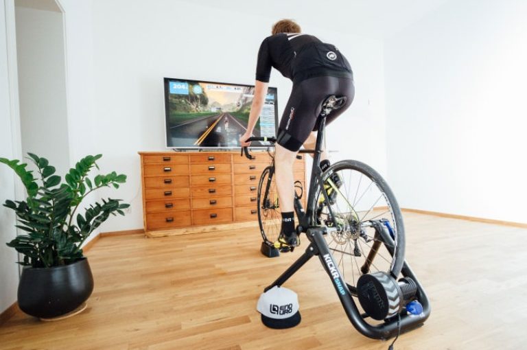 La guía para empezar a montar en bicicleta en casa con zwift