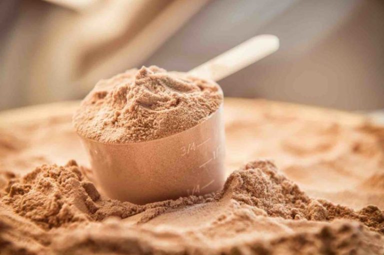 ¿se debe ingerir proteína antes o después de entrenar?
