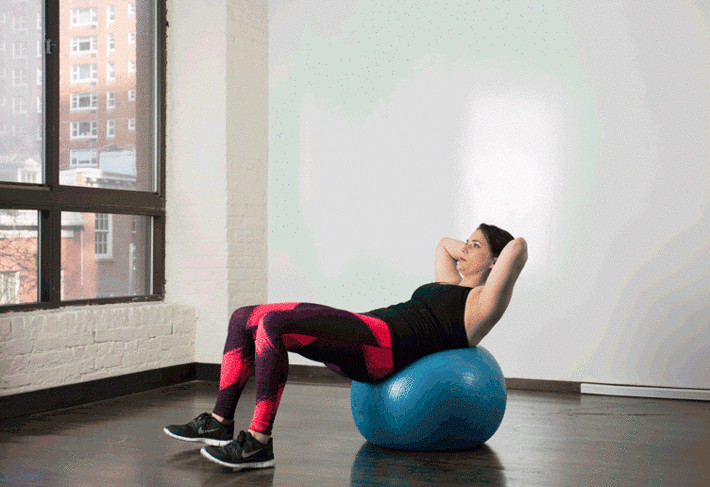 Rutina de entrenamiento de abdominales con balón