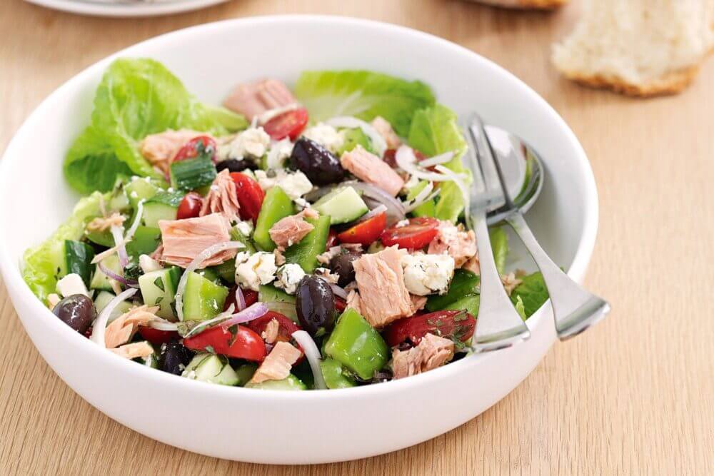 Receta de ensalada de atún mediterránea