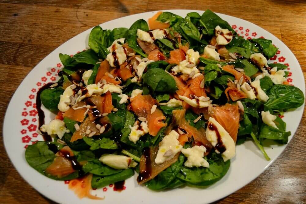 Ensalada de espinacas con salmón ahumado
