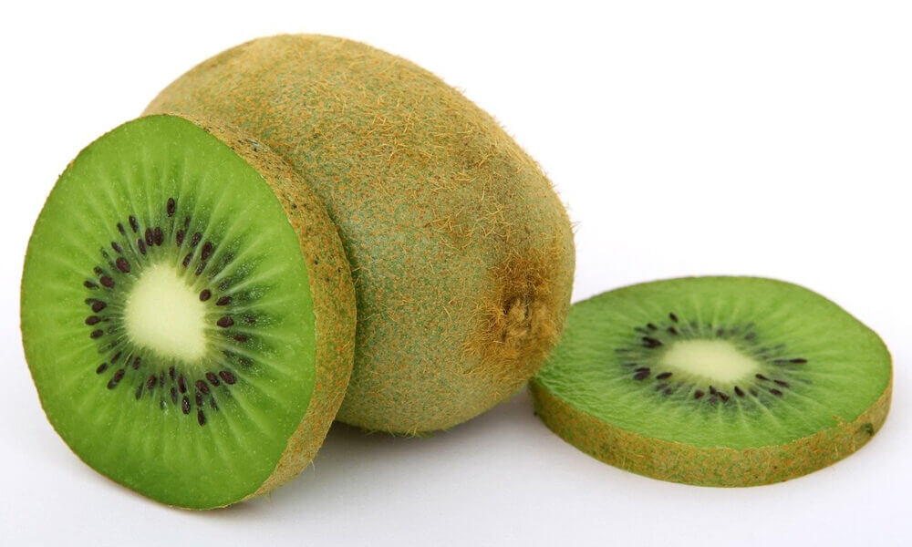 Beneficios que aporta el kiwi al incorporarlo a la dieta