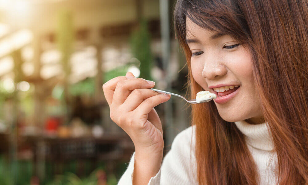 Beneficios de incluir los productos lácteos en la dieta para mejorar la salud bucal