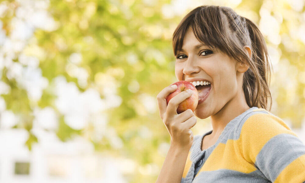 Beneficios de consumir alimentos que ayudan a mejorar la salud de tu boca