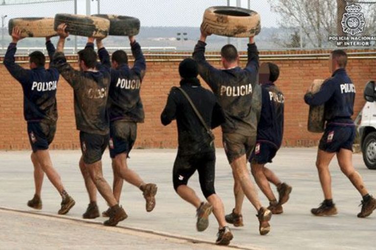 Entrenamiento para la policía nacional: pruebas y rutinas (i)