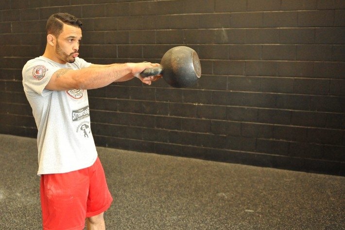 swing con kettlebell
