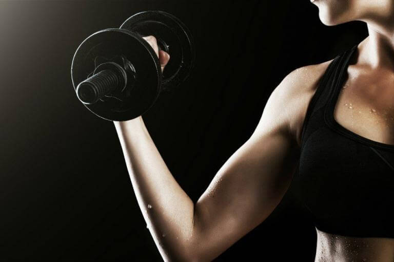 Los increíbles beneficios de entrenar con pesas para corredores