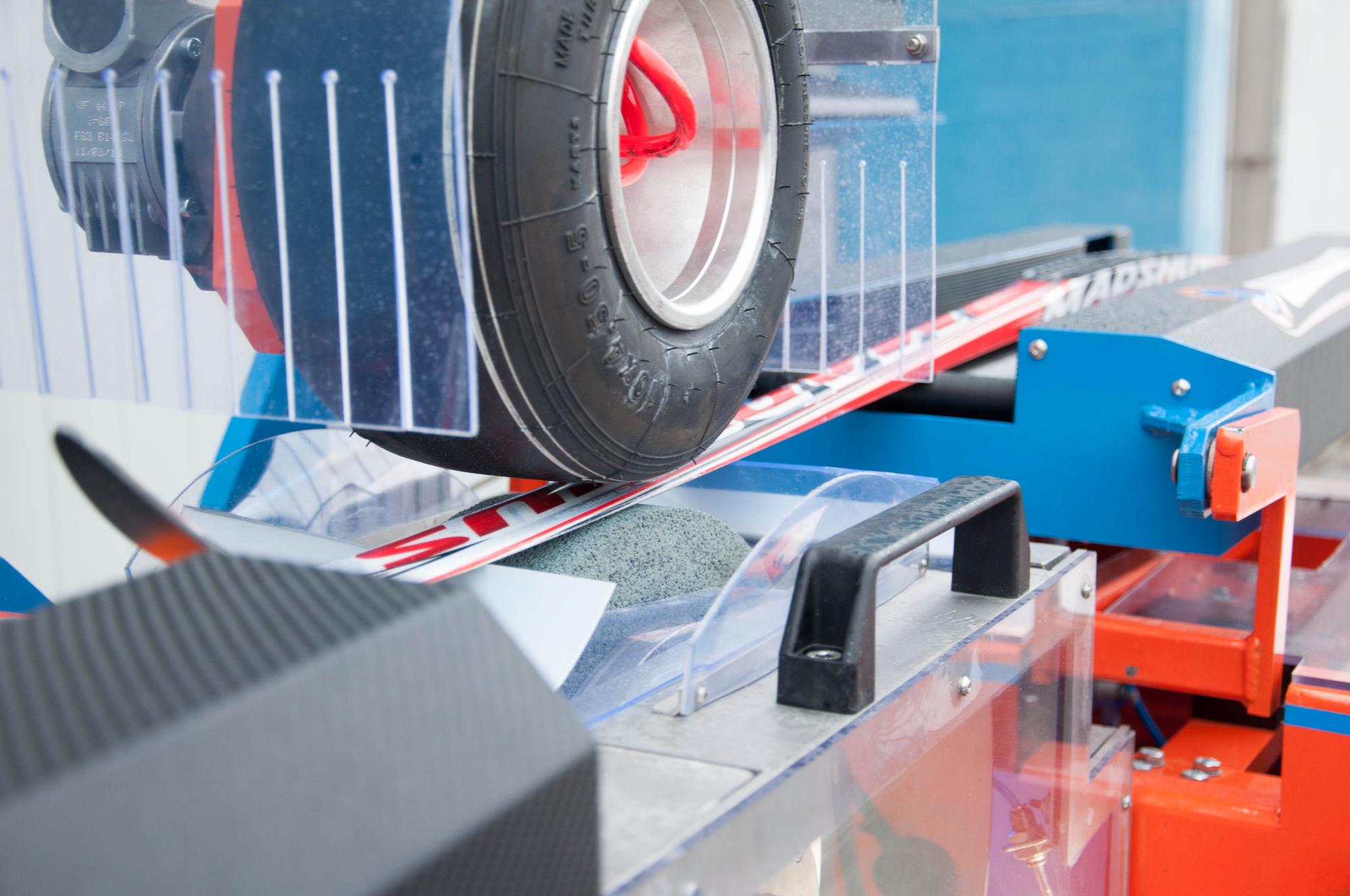 штайншлифт беговых лыж в москве. штайншлифт cw21. варшавка штайншлифт. циклюем лыжи. штайншлифт беговых лыж в москве.