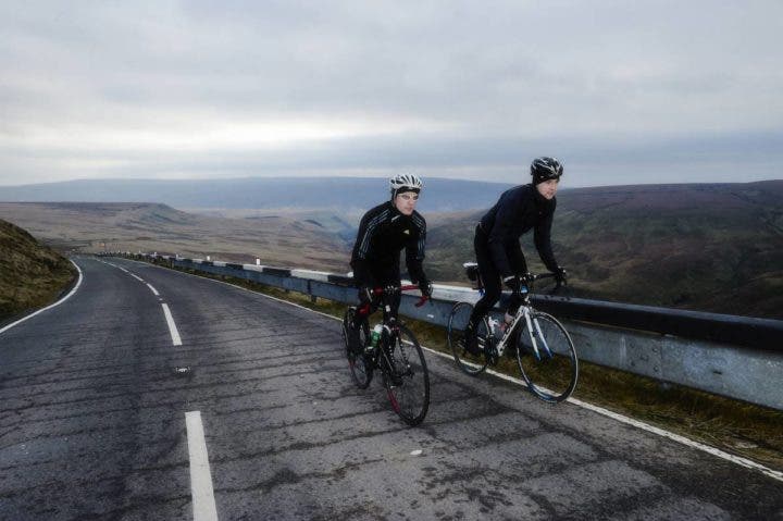 cómo montar en bicicleta và invierno