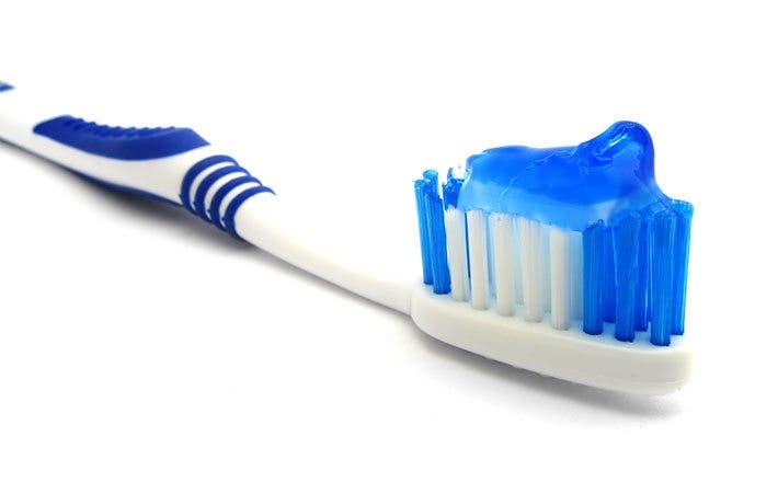 cómo cepillar los dientes