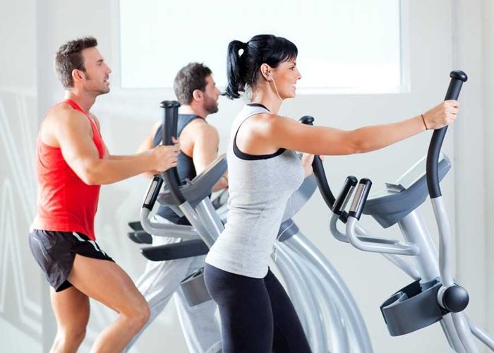12 ventajas que te proporciona hacer cardio en la bicicleta elíptica