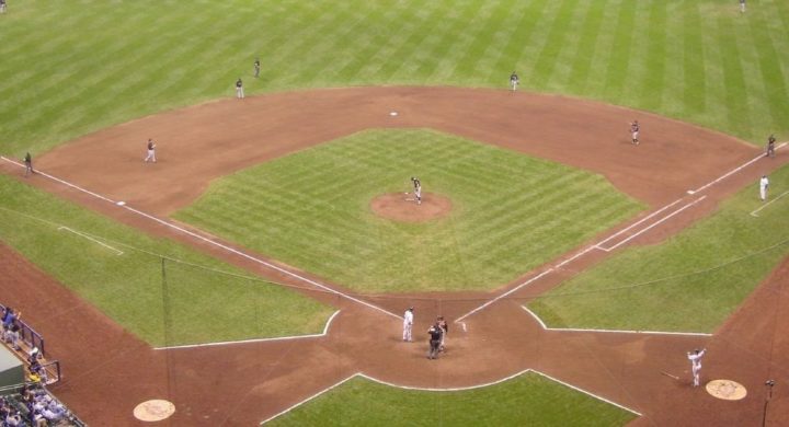Como Es El Terreno De Juego Del Beisbol