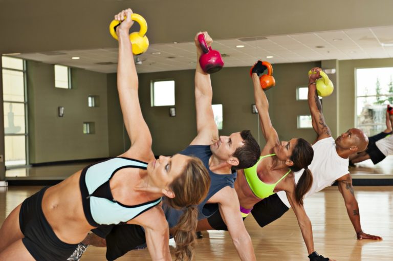 Empieza a entrenar con kettlebells: como comprarlas y entrenar con ellas