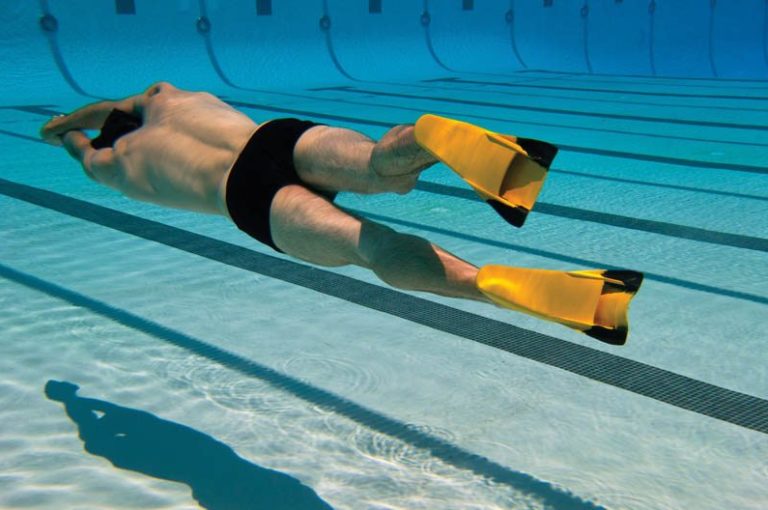 5 beneficios de entrenar con aletas