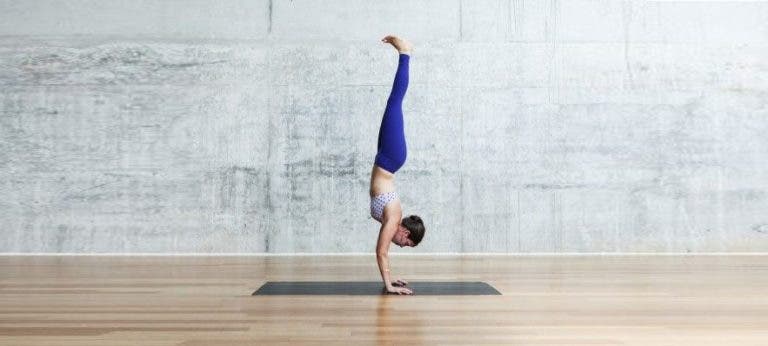 Cómo hacer el equilibrio invertido de brazos
