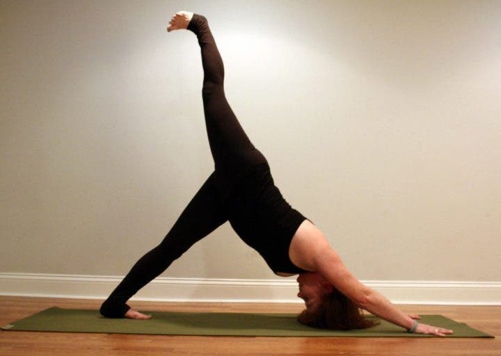 el yoga te ayuda a relajar las caderas