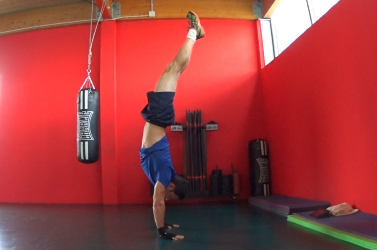 El tutorial definitivo para aprender a hacer el pino o handstand