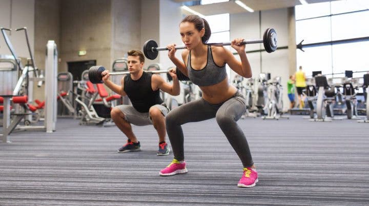 Conoce los mejores ejercicios para mejorar los niveles de hormonas que favorecen el crecimiento muscular