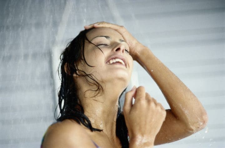 ¿Es mejor ducharse la noche anterior oa la mañana siguiente？