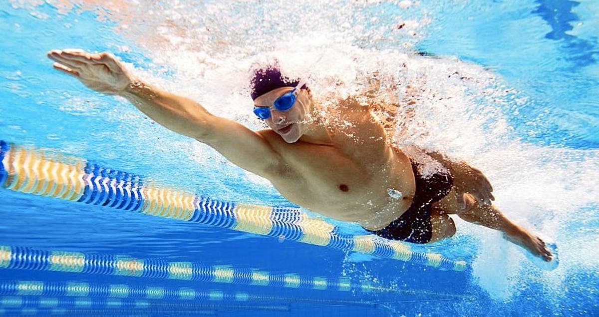 Cómo estructurar una rutina de natación para principiantes?