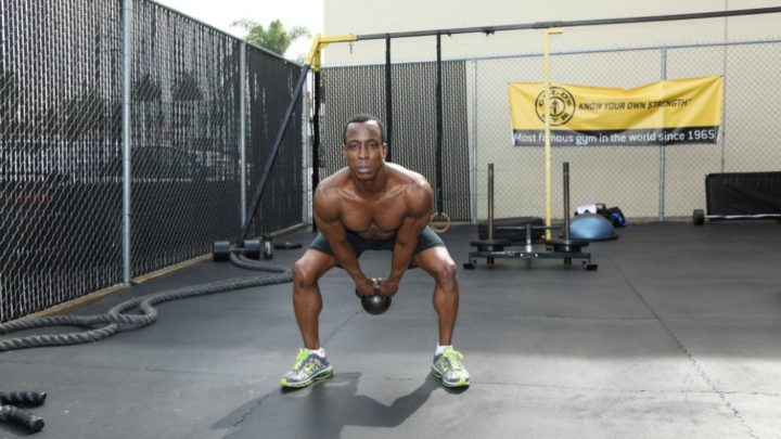 Los mejores ejercicios con kettlebell para perder grasa
