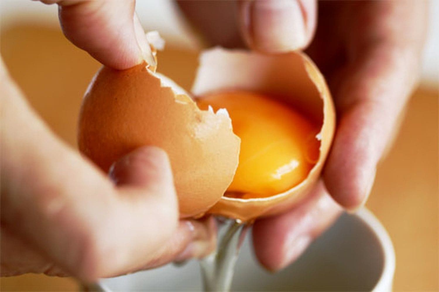 Tenemos que comer claras de huevo o los huevos enteros? 