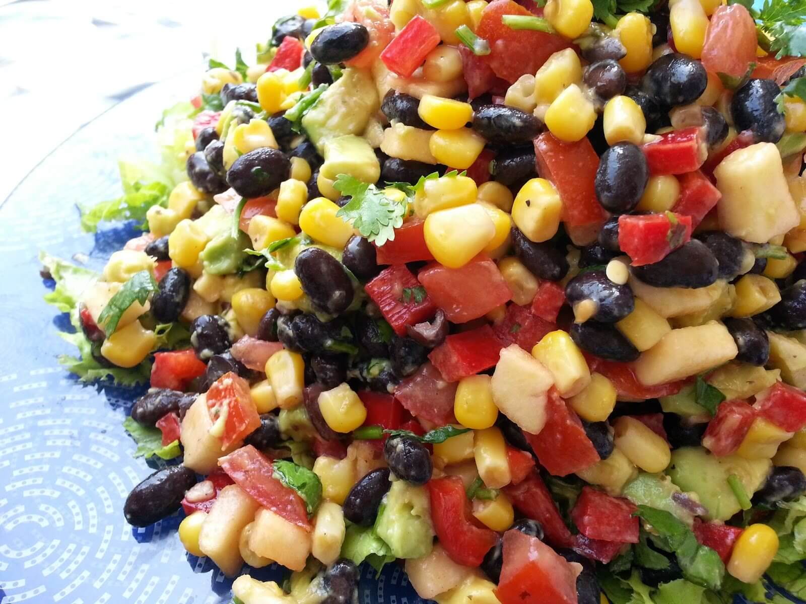 7 ensaladas llenas de proteína y fáciles de hacer