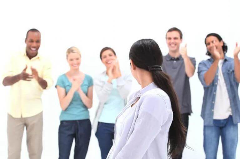 5 hábitos para mejorar la primera impresión que causas a otras personas