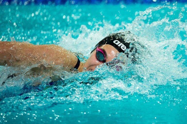 Cómo encontrar el ritmo de brazada perfecto en natación