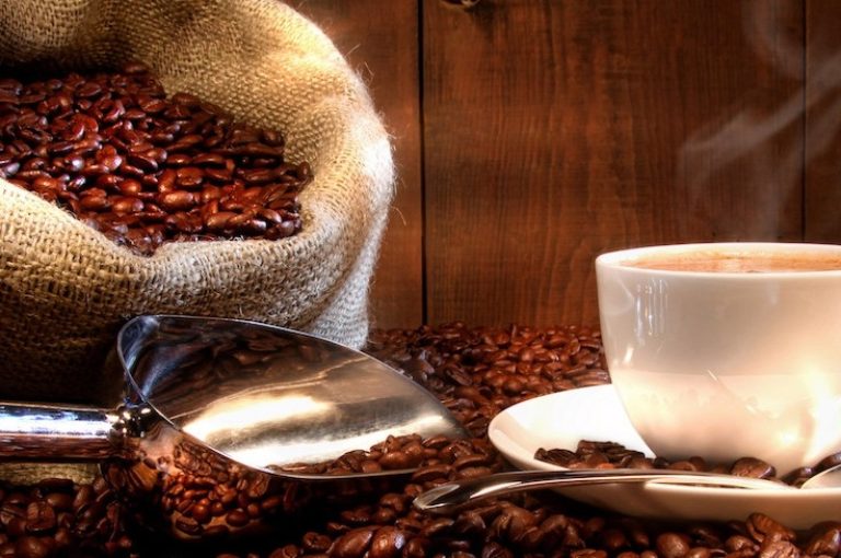 Cómo mantenerte activo y productivo con menos cafeína