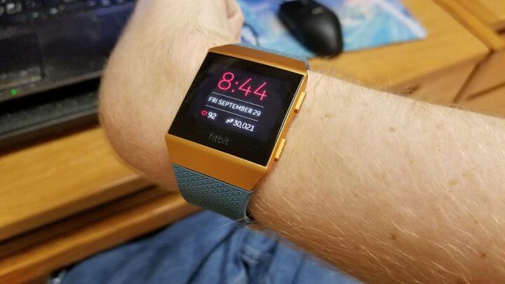 Fitbit Versa permite seguir indicadores de salud de las mujeres