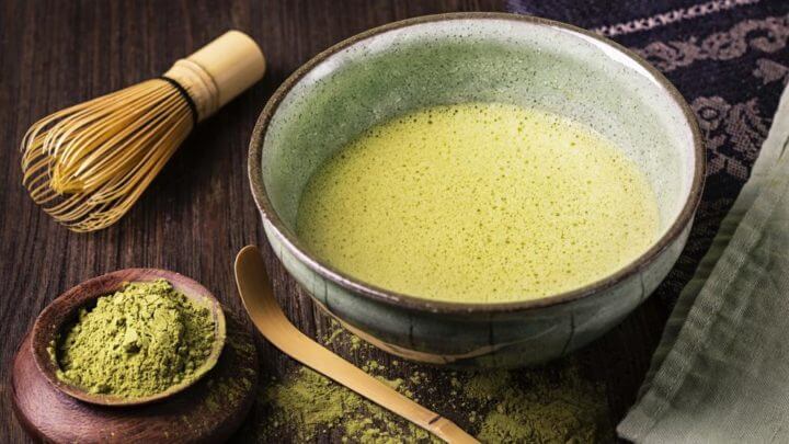 ¿Cuánto té verde se sugiere tomar?