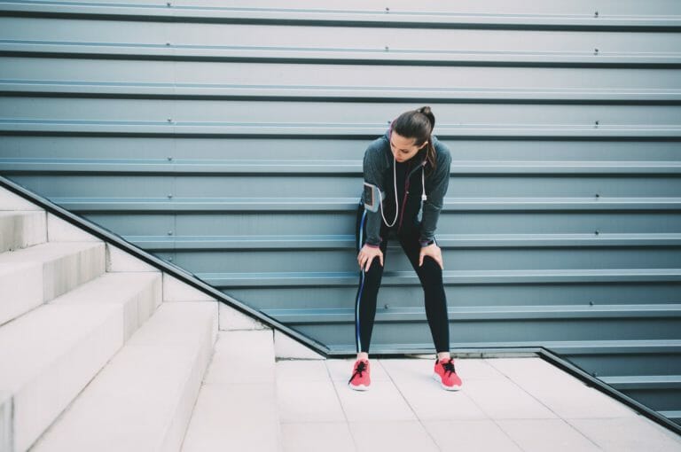 ¿por qué te cansas subiendo escalones aunque estés en forma?