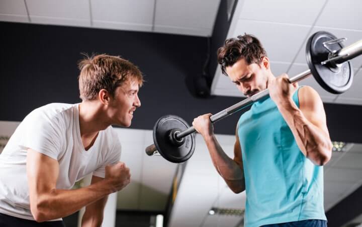 Qué buscar en un compañero de gimnasio