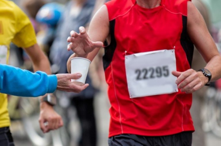 5 razones para ser voluntario en una carrera de running