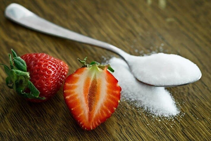 Busca reduce el azúcar de tu dieta este anul nou