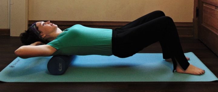 Mejores ejercicios con foam roller para aliviar dolor de espalda