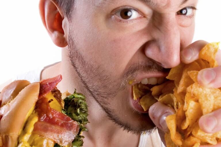 6 consejos útiles para parar tus atracones de comida