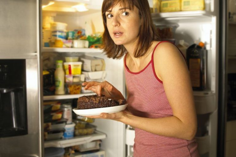 3 razones para comer más carbohidratos y calorías por la noche