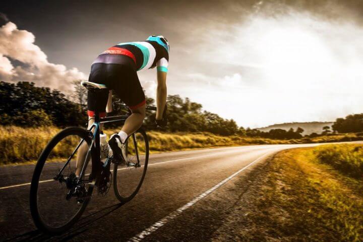 ¿Practicar ciclismo debilita los huesos?
