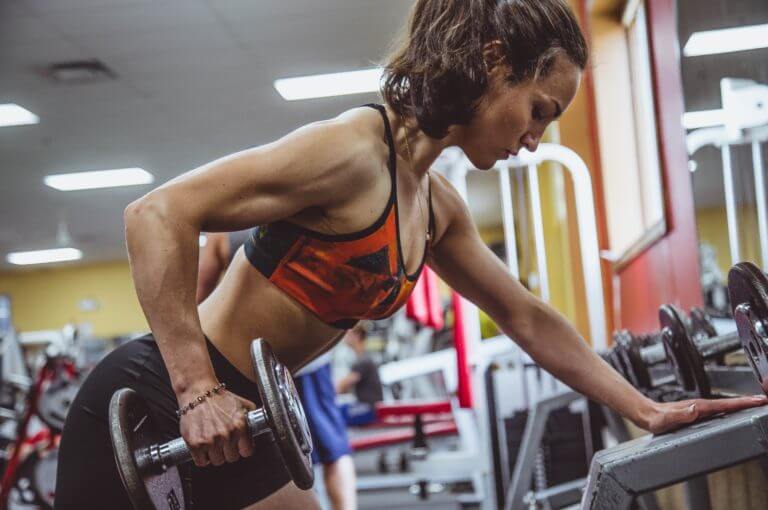 4 ejercicios para ser una mujer físicamente más fuerte