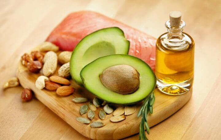 Puedes añadir grasas saludables a una ensalada