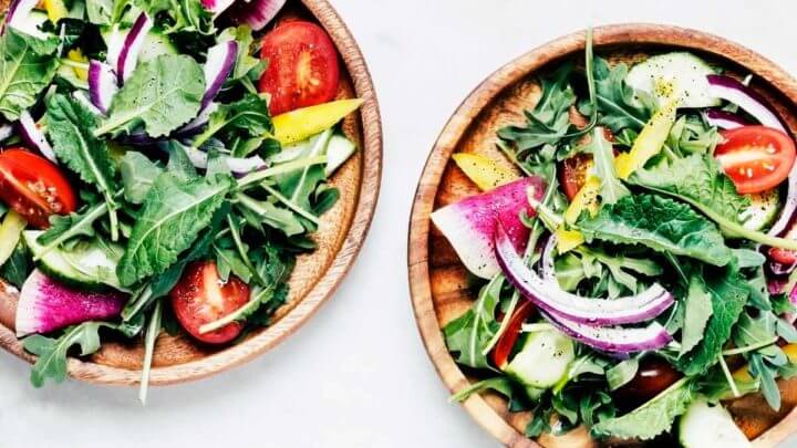 Desayunar ensaladas te ayuda a bajar de peso
