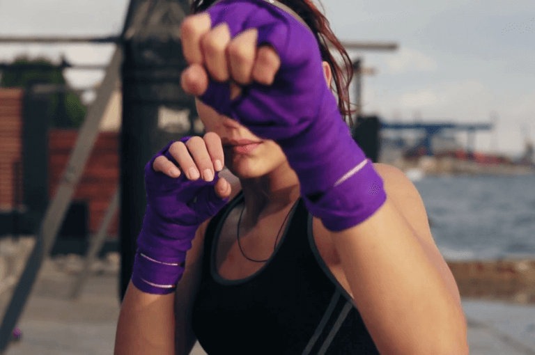 Guía para boxeadores principiantes para vendarse las manos