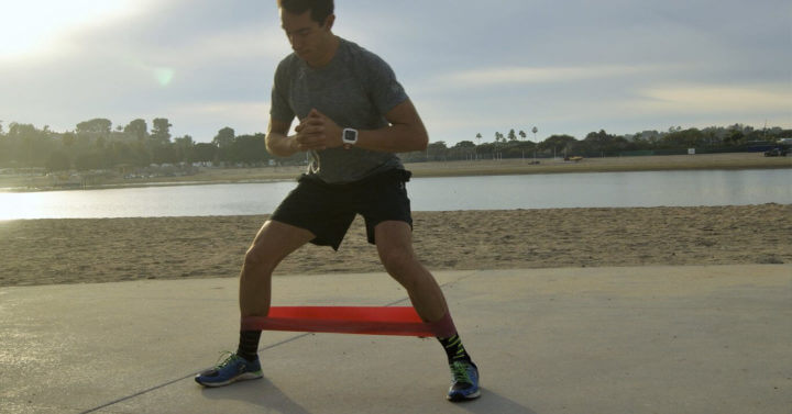 El Monster Walk es perfecto para endurecer el core