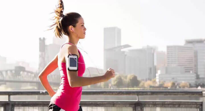 Los beneficios de escuchar musica al entrenar