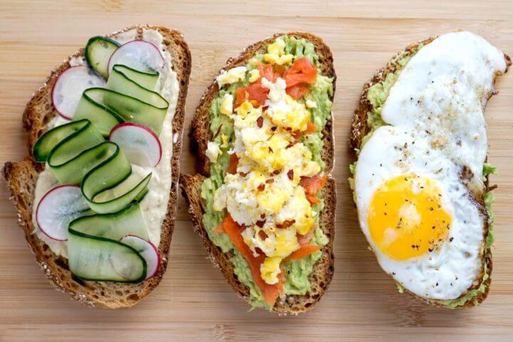 Ideas de tostadas bajas en calorías para desayunar