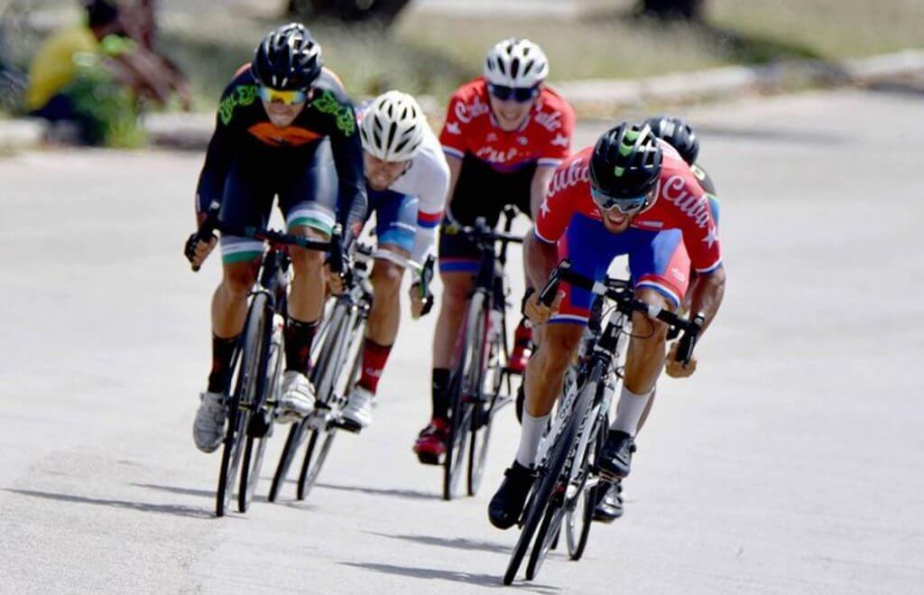 Plan de entrenamiento ciclista de 1 mes para crear tu base de resistencia